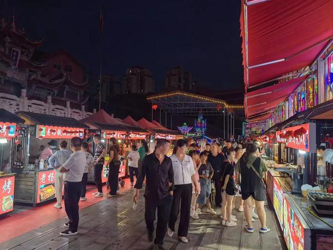 体育路美食街_体育中心美食街_体育城国际美食街