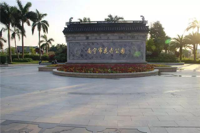 北湖公园咖啡馆电话_咖啡馆营业时间_咖啡小镇地址
